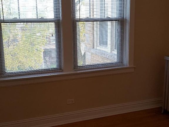 5th image of 16 N Austin Blvd APT 3A