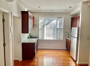 31-90 31st St #1B, Astoria, NY 11106