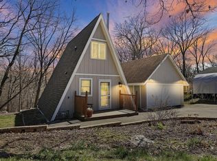 W5983 Mariner Hills Trl, Elkhorn, WI 53121