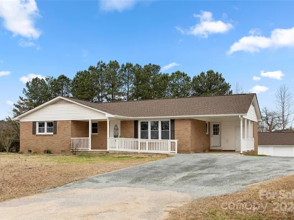 2804 Regency Rd, Lancaster, SC 29720