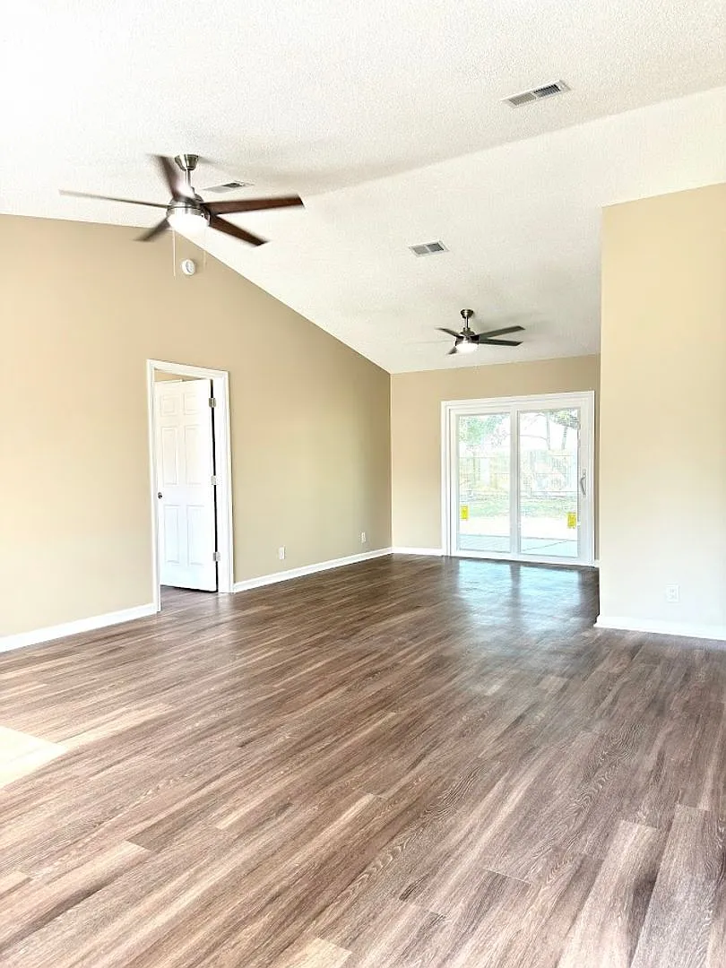 Building Photo - 159 N Greenacres Cir