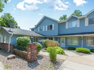 1630 Helena Rd N, Oakdale, MN 55128