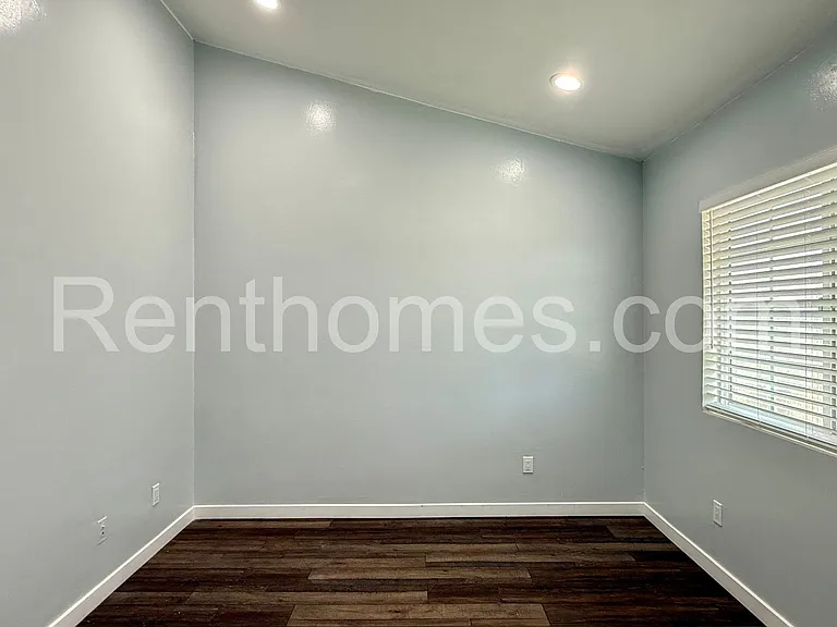 1410 Shoshone St — Photo 14