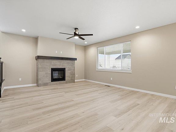 4th image of 2315 N Silver Wolf Pl