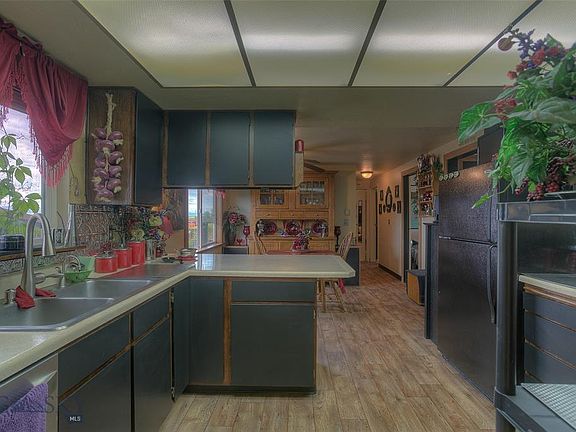 5th image of 13 Strawberry Dr