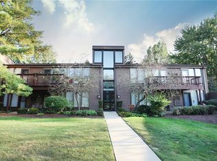 975 Canyon View Rd APT 208, Sagamore Hills, OH 44067