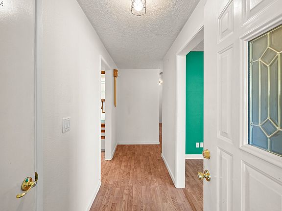 2nd image of 2556 SE Cypress St