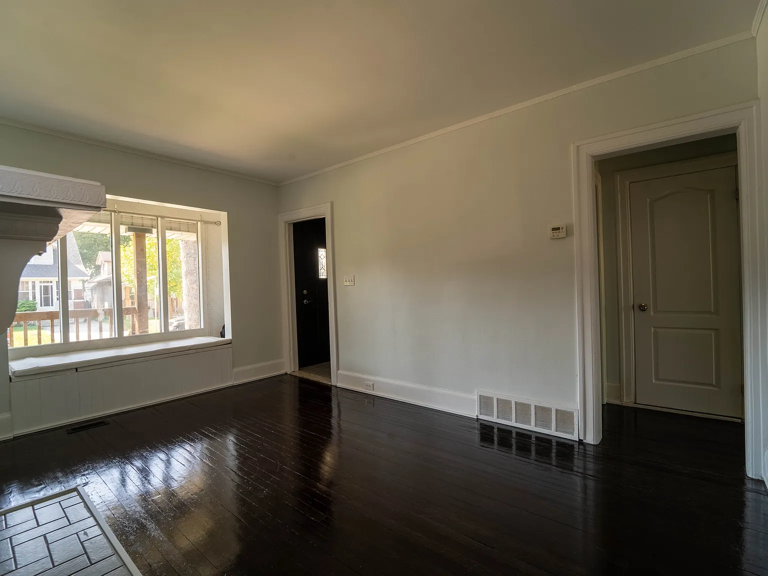 3 bed, 1.5 bath, $2,100 — Photo 4