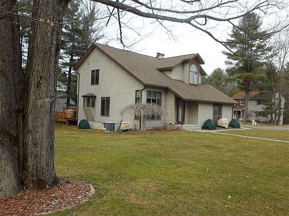 4th image of 321 Kane Dr