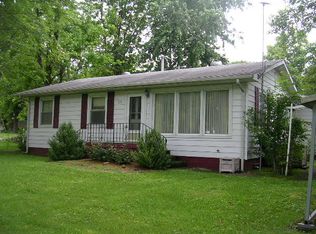 319 Circle Dr, Vienna, IL 62995