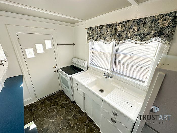 1st image of 3408 Sunnyside Ave #1