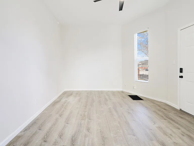 88 W 7th St #2 — Photo 8