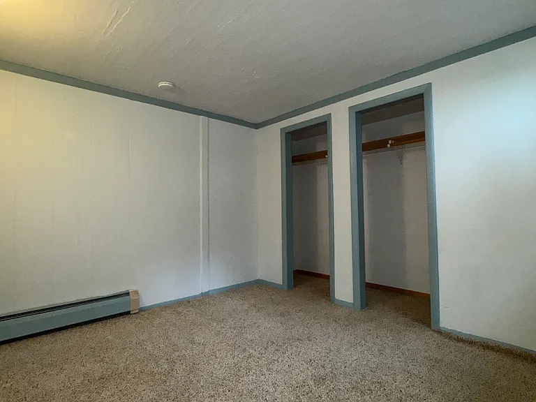 319 S 6th St #B — Photo 5