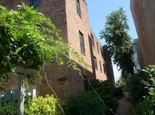 317 12th St NE APT 3, Washington, DC 20002