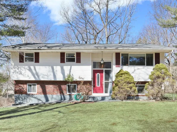 2 Regina Road, Airmont, NY 10952