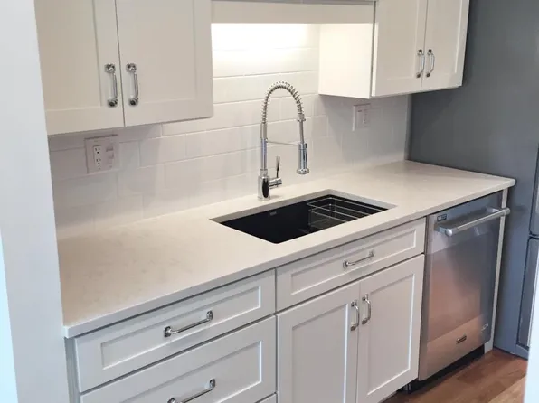 2076 Parmenter Blvd, Royal Oak, MI 48073