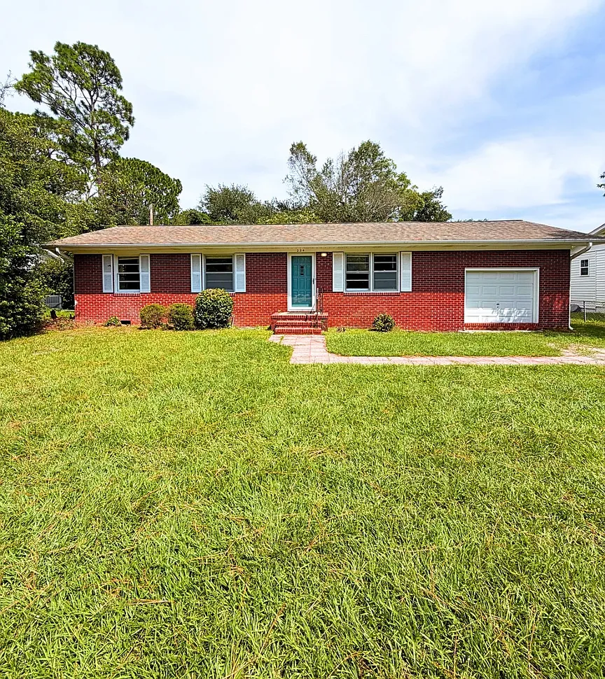 Reduced Rate - Near Uncw Campus - Students Welcome — Photo 1