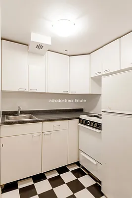 Rented by Mirador Real Estate | media 10