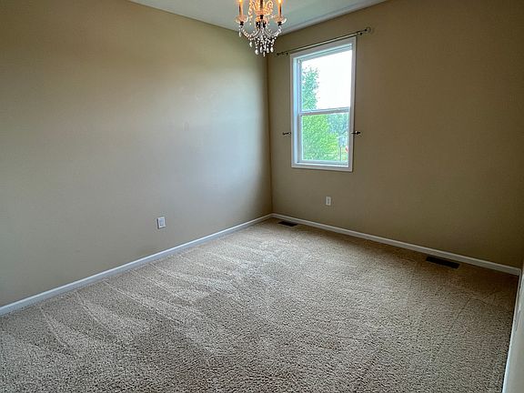 5th image of 6394 NE 9th Ct