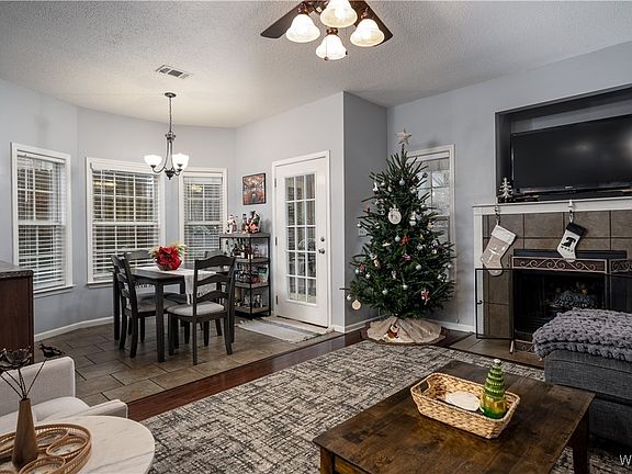 5th image of 1738 Saint Charles Way