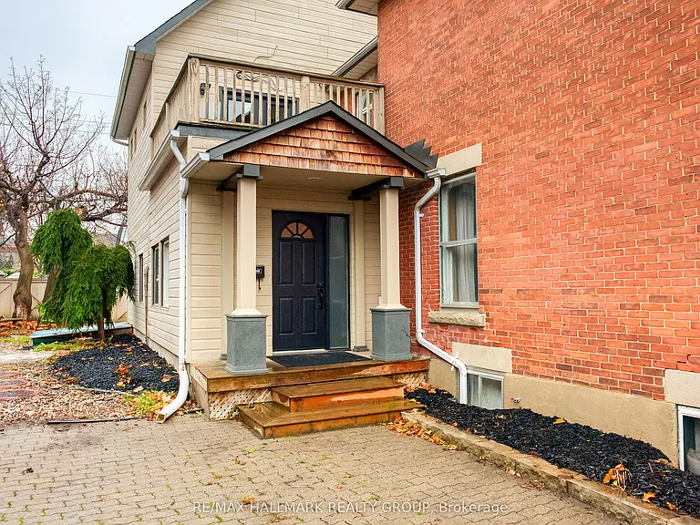 1-272 Royal Ave #1 — Photo 2