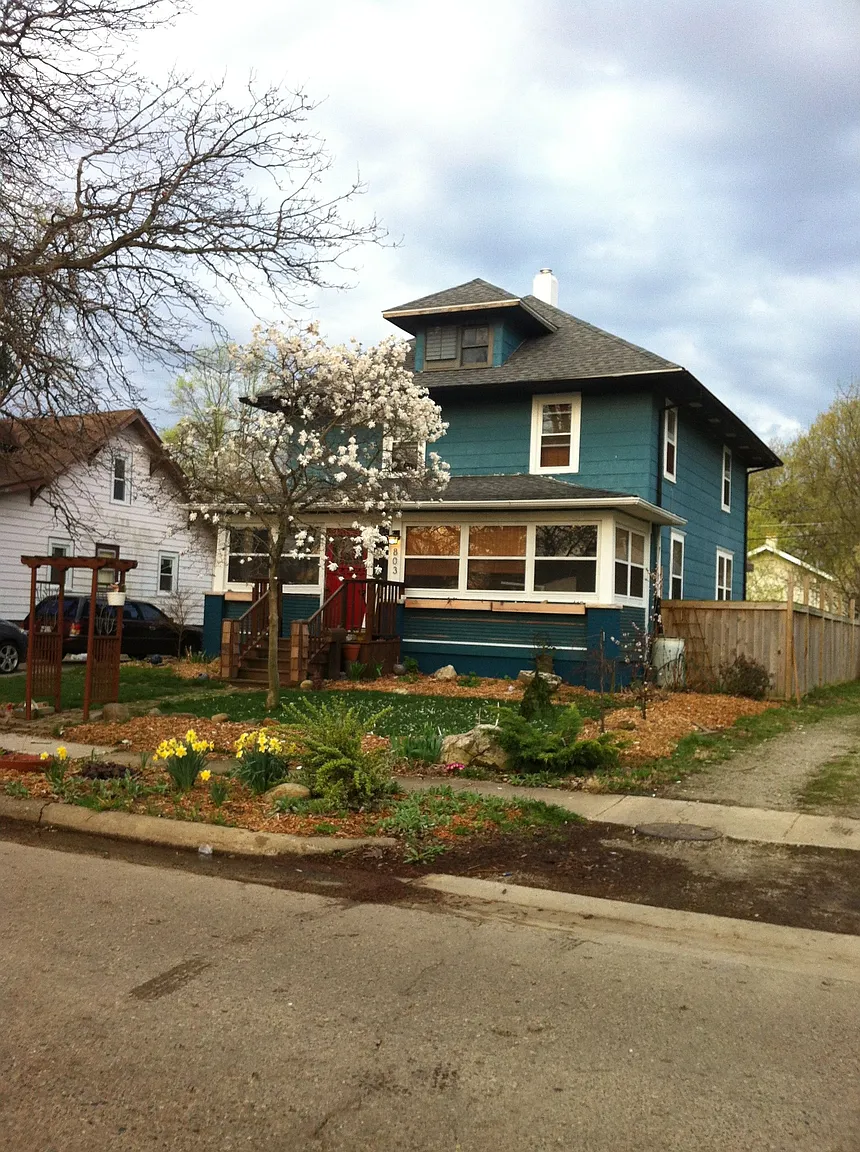 803 S Cottage Grove Ave photo 1
