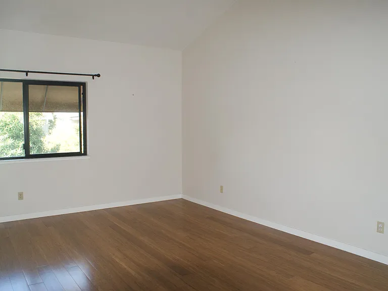 Master bedroom - hardwood floor, high ceiling
