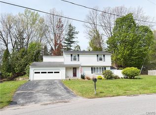 7637 Sandy Ln, Syracuse, NY 13212