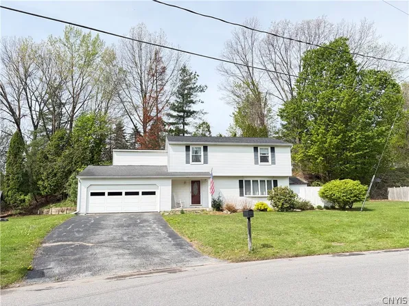 7637 Sandy Ln, Syracuse, NY 13212