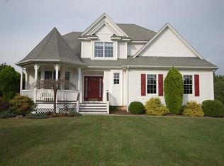 32 Coppergate Ln, Warwick, NY 10990