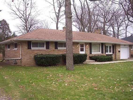 2nd image of 5940 N Sidnety Pl