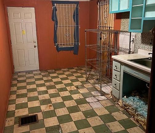 2nd image of 1435 Church St