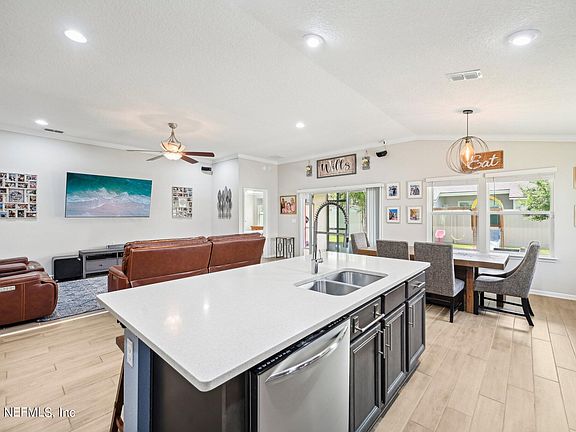 4th image of 15686 CHIR PINE Drive