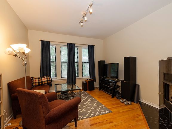 2nd image of 5359 N Kenmore Ave APT 2A