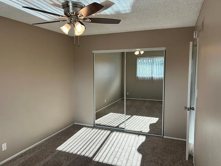 Mountain View Apartments — Photo 10