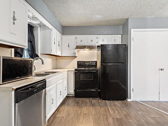 5th image of 12122 Michael St
