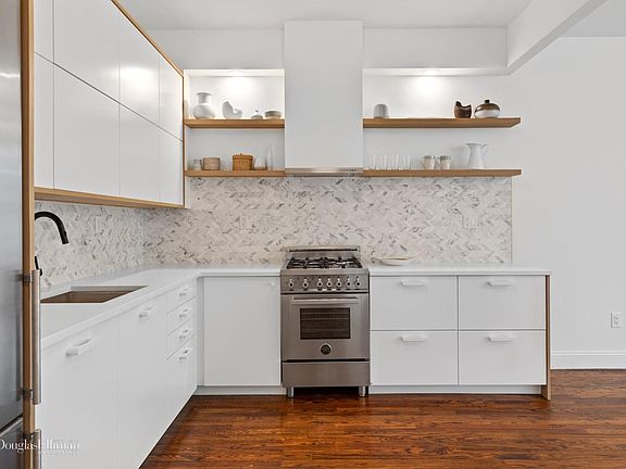 3rd image of 337 Chauncey St #2R
