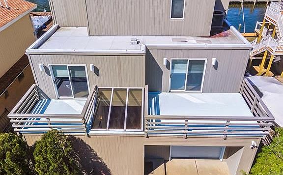 2nd image of 12 Lagoon Dr E