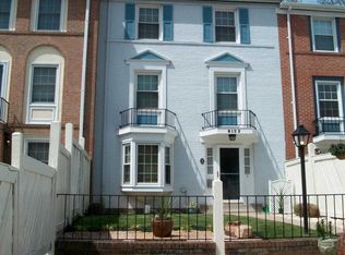 8122 Pinelake Ct, Alexandria, VA 22309