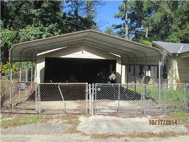 2nd image of 221 E Pershing St