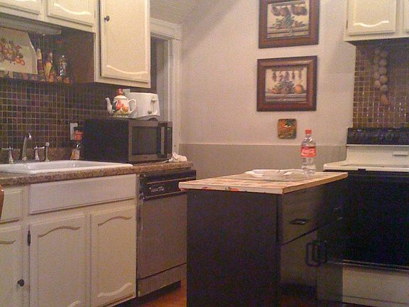 kitchen island laminate floors