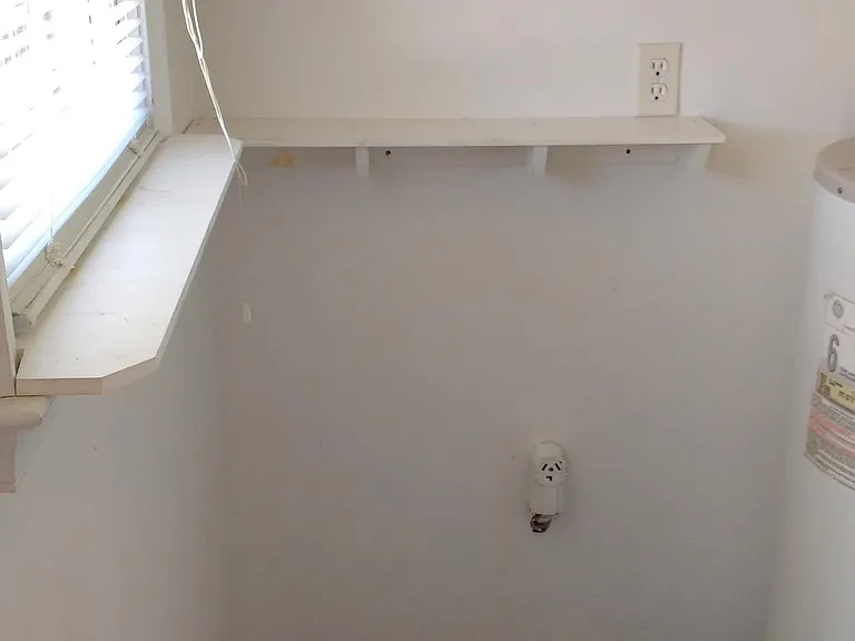 Utility Room dryer hookup