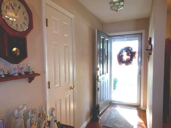 2nd image of 2600 Malibu Dr