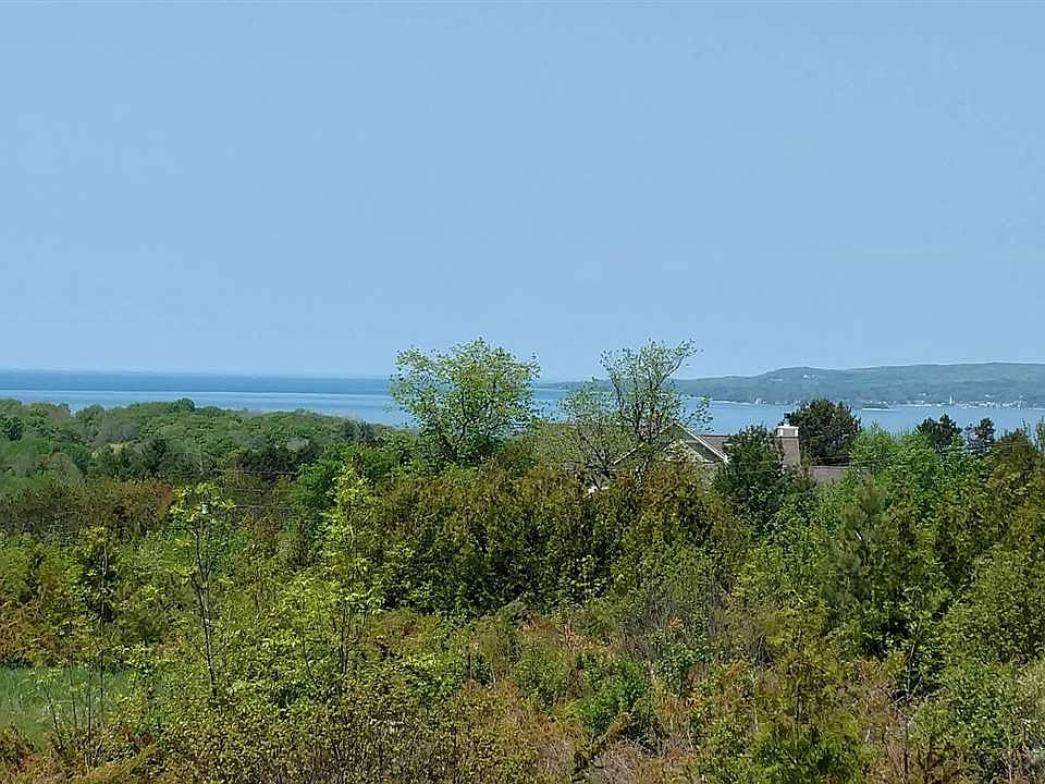 2nd image of 670 Homestead Ct