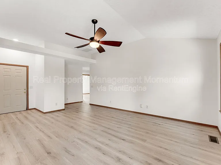 3251 W Scott St — Photo 3