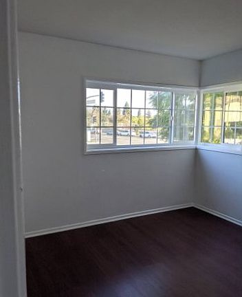 3rd image of 3900 W Adams Blvd #10170