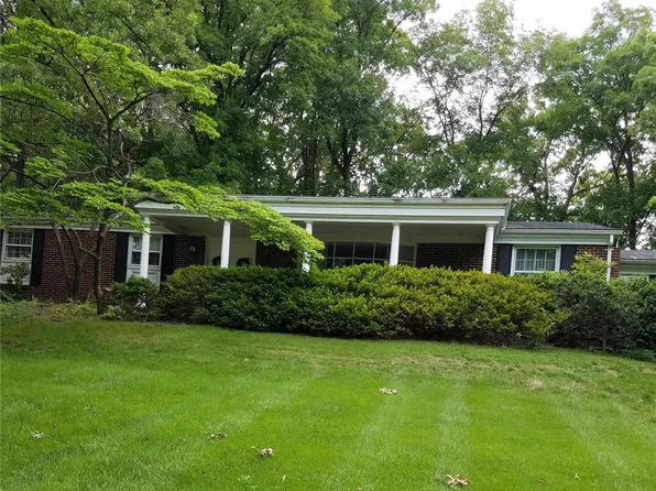 8909 Rock Forest Dr, Saint Louis, MO 63123