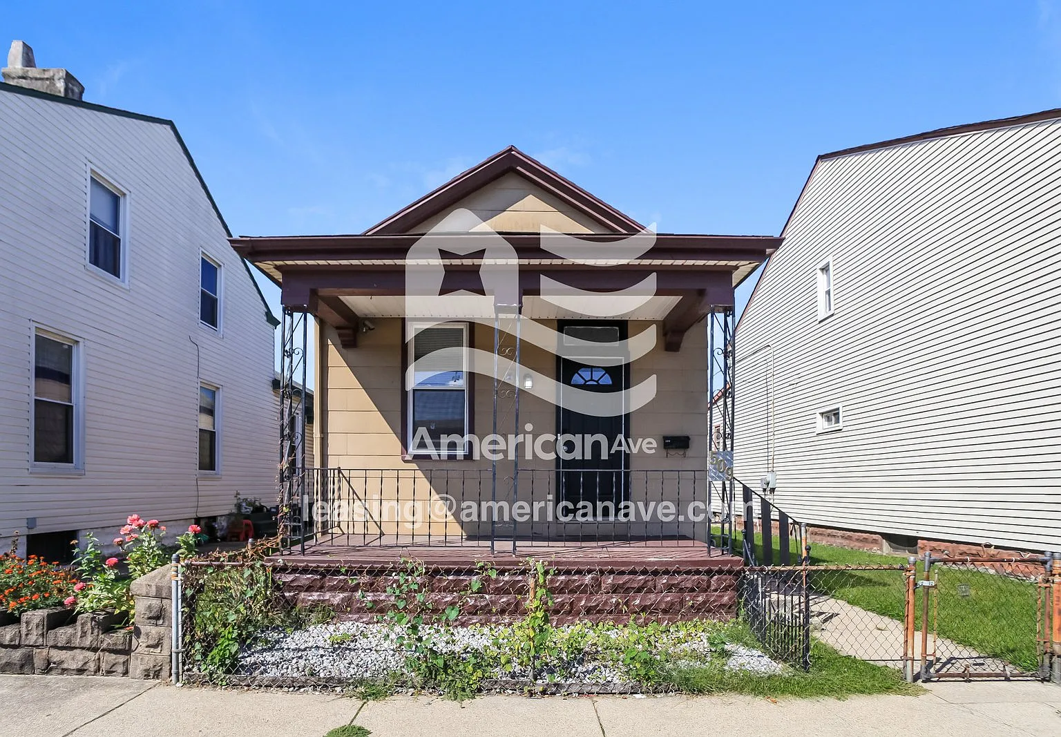 2 bed, 2.0 bath, 995 sqft, $1,455 — Photo 2