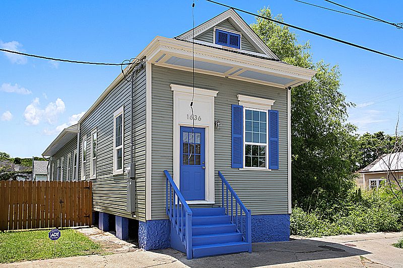 1st image of 1636 Frenchmen St