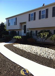 New Concrete Front Walkway